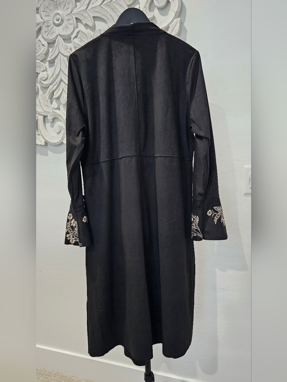 Aziza Black Embroidered Suede Duster Waterfall Jacket Women's Large & X-Large - Picture 3 of 13